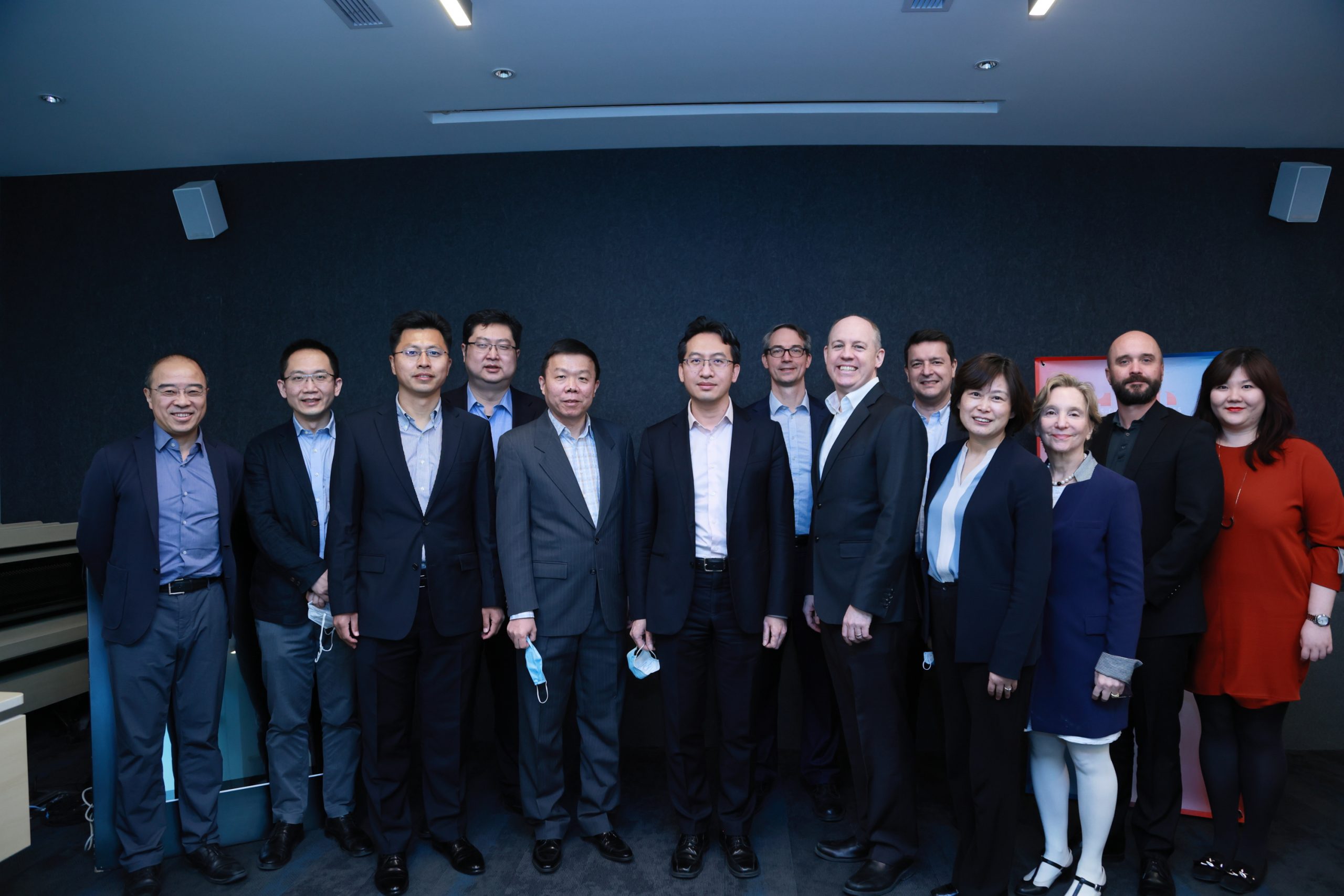 MOFCOM Delegation Visits AmCham China Offices – AmCham China