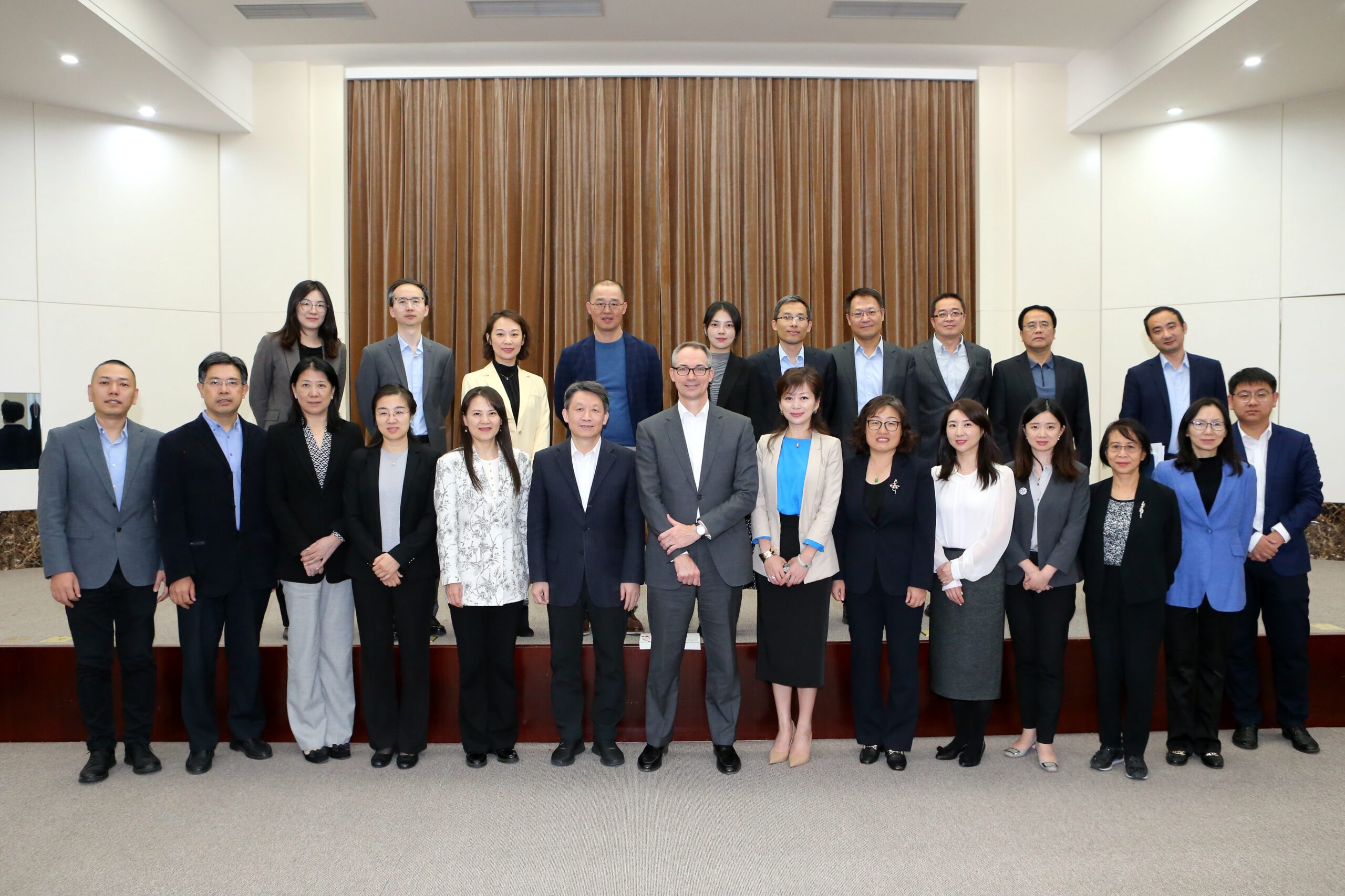 Latest White Paper Delivery Meetings – AmCham China